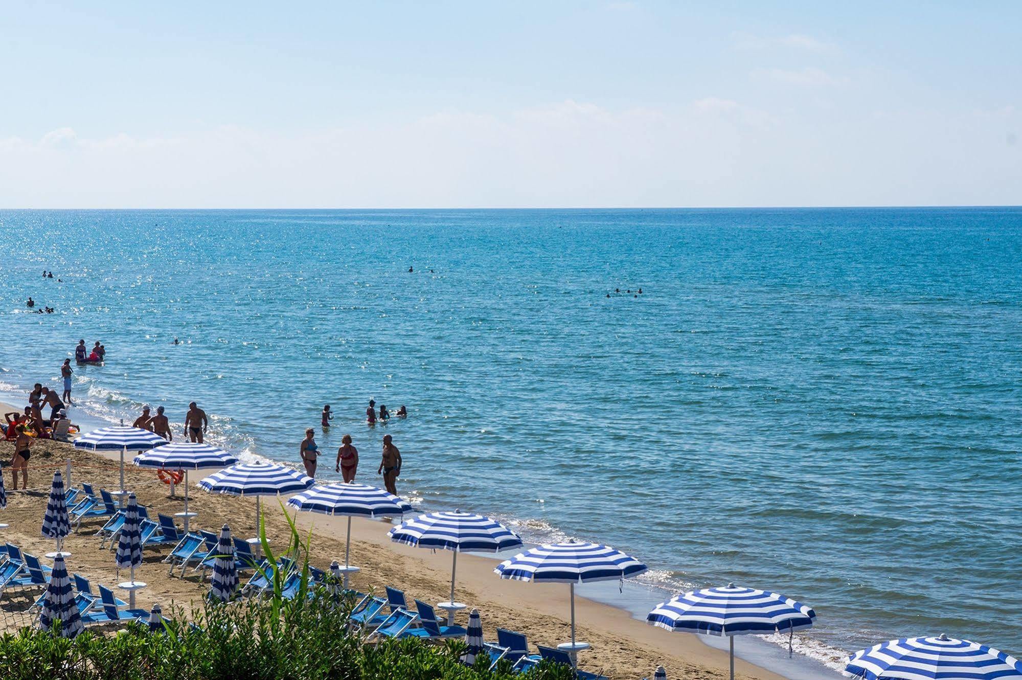 Holiday Village Фонди Экстерьер фото